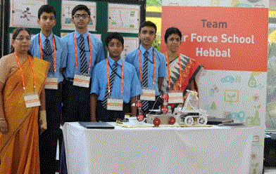 City students' robot wins national contestb