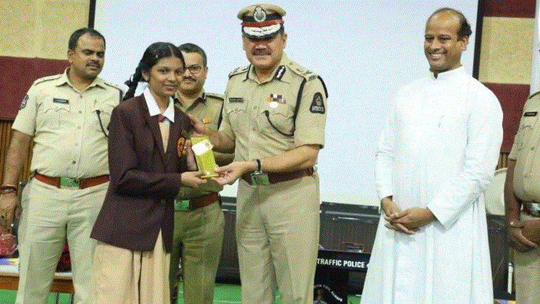 Hyderabad Traffic Police organises awareness programme for studentsb
